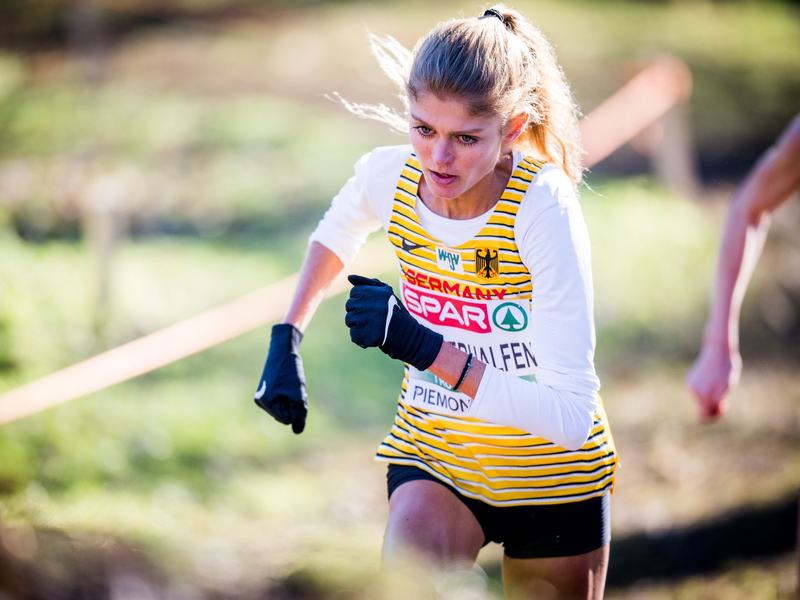 Benötigte für die zehn Kilometer beim Osterlauf in Paderborn 32:09 Minuten: Konstanze Klosterhalfen. - Foto: Jasper Jacobs/BELGA/dpa