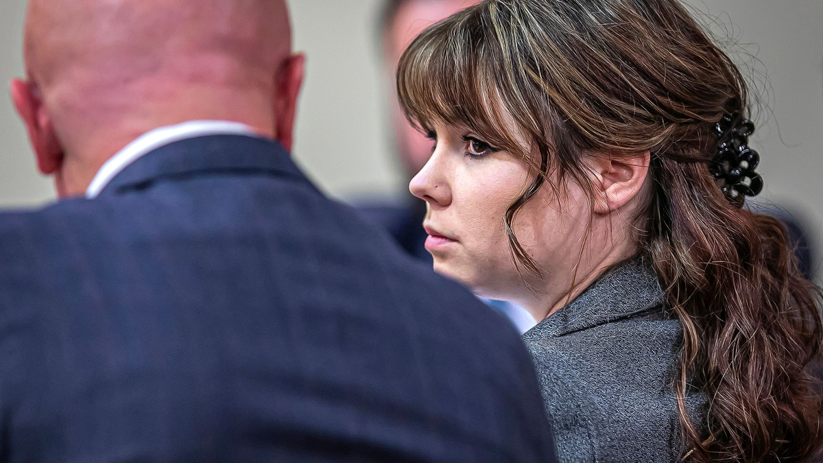 Der Prozess gegen die Film-Waffenmeisterin Hannah Gutierrez-Reed wird nicht neu aufgerollt. Beim Dreh des Westerns «Rust» wurde 2021 eine Kamerafrau durch einen Schuss getötet. - Foto: Jim Weber/AP/dpa