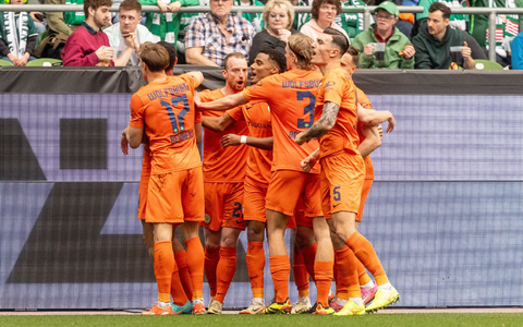 Wolfsburg setzte sich in Bremen mit 2:0 durch. - Foto: Axel Heimken/dpa
