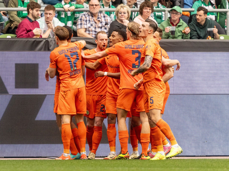 Wolfsburg setzte sich in Bremen mit 2:0 durch. - Foto: Axel Heimken/dpa