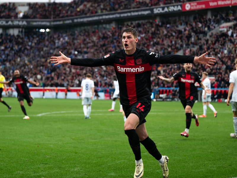 Schoss Leverkusen in der Nachspielzeit zum Sieg: Patrik Schick. - Foto: Marius Becker/dpa