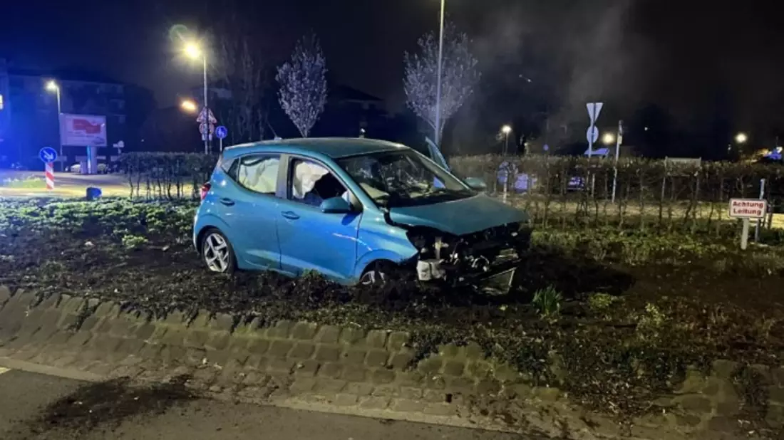 POL-RE: Nicht alltäglicher Verkehrsunfall in Recklinghausen am sogenannten Schlaufenkreisel mit einer verletzten Person - Bild: presseportal.de