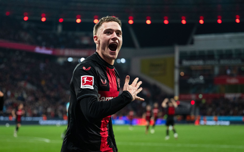 Florian Wirtz (M) will künftig mit dem FC Liverpool Titel gewinnen. - Foto: Marius Becker/dpa