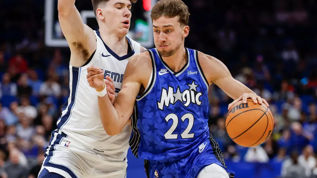 Kam gegen die Memphis Grizzlies auf 13 Punkte: Franz Wagner. - Bild: Kevin Kolczynski/AP/dpa