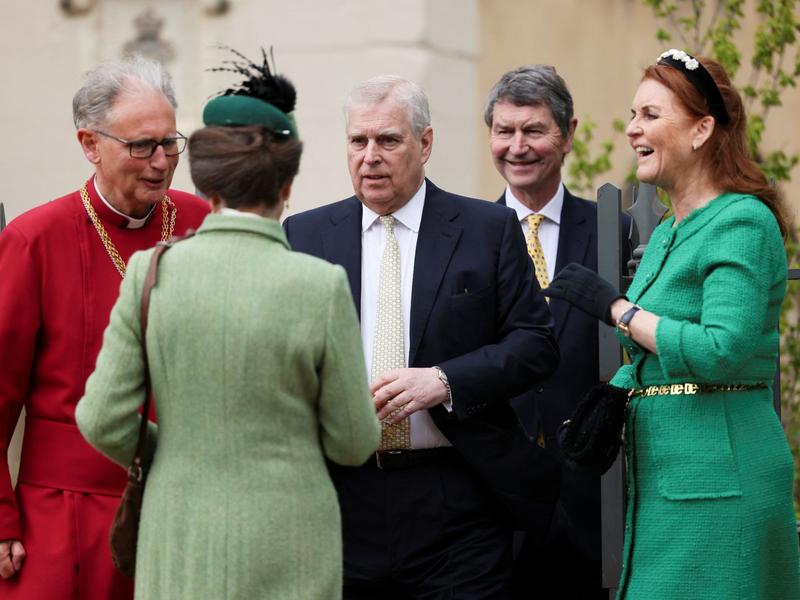 Prinz Andrew gilt wegen seiner Verwicklung in einen Missbrauchsskandal als schwarzes Schaf der Royal Family. (Archivbild). - Foto: Hollie Adams/PA Wire/dpa