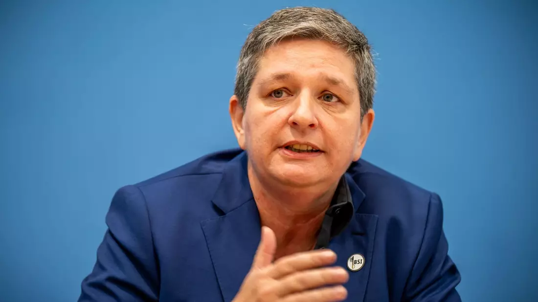 Die Präsidentin des Bundesamtes für Sicherheit in der Informationstechnik (BSI): Claudia Plattner. - Bild: Michael Kappeler/dpa