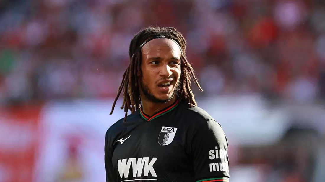Kevin Mbabu (FC Augsburg) (Archiv) - Bild: über dts Nachrichtenagentur
