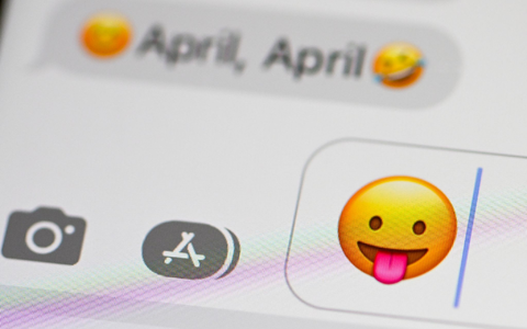 Doch nur eine kleine Lüge: Am 1. April legt man andere gerne mit einer Flunkerei herein (Illustration). - Foto: Jens Kalaene/dpa