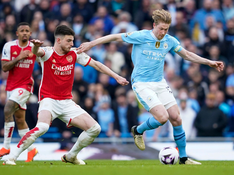 Riccardo Calafiori traf bei seinem Startelf-Debüt für Arsenal. - Foto: Dave Thompson/AP/dpa