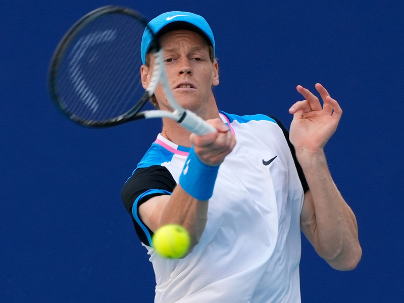 Jannik Sinner setzte sich im Finale von Miami gegen Grigor Dimitrow mit 2:0 in Sätzen durch. - Foto: Lynne Sladky/AP/dpa