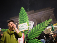 Das Rauchen von Marihuana oder Haschisch ist seit heute erlaubt. - Foto: Sebastian Gollnow/dpa
