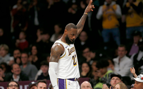 Erzielte bislang 40.474 Punkte in Hauptrunden-Partien in seiner NBA-Karriere: LeBron James. - Foto: John Munson/AP/dpa