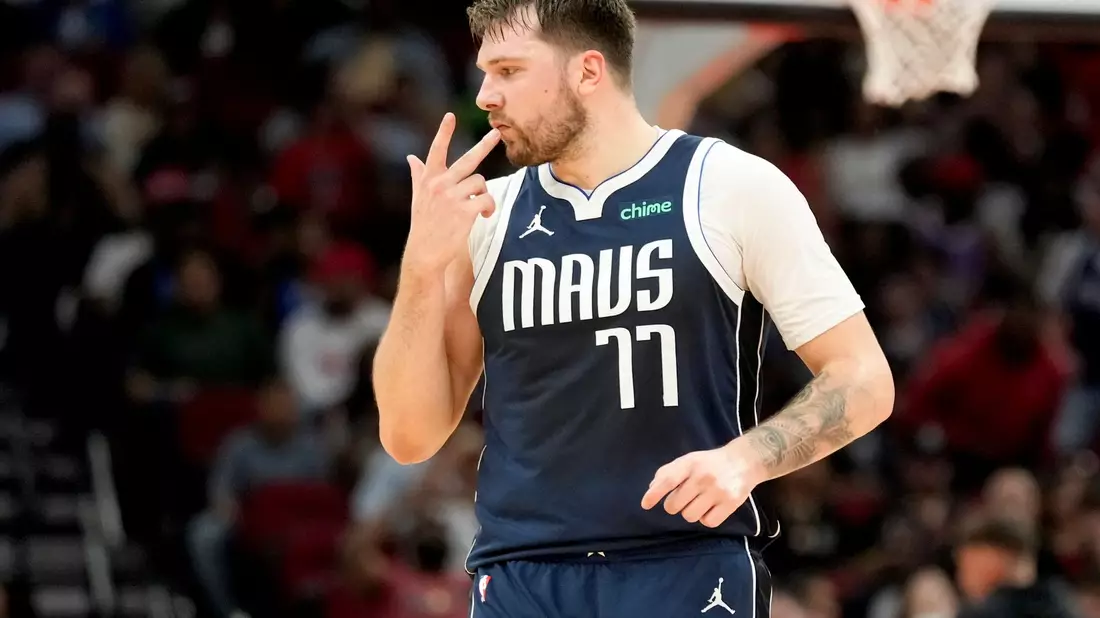 Luka Doncic kam beim 125:107 auf 7 Rebounds, 12 Vorlagen und 47 Punkte. - Bild: Eric Christian Smith/AP/dpa