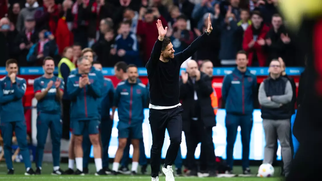 Bayer 04 Leverkusen geht mit 13 Punkten Vorsprung in die letzten sieben Bundesliga-Spieltage. - Bild: Marius Becker/dpa