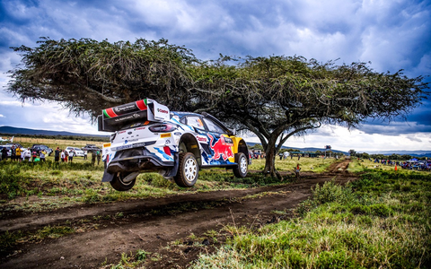 Platz drei auf den harten Pisten Kenias: Adrien Fourmaux / Alex Coria fahren bei der Safari-Rallye erneut aufs Podest - Foto: presseportal.de