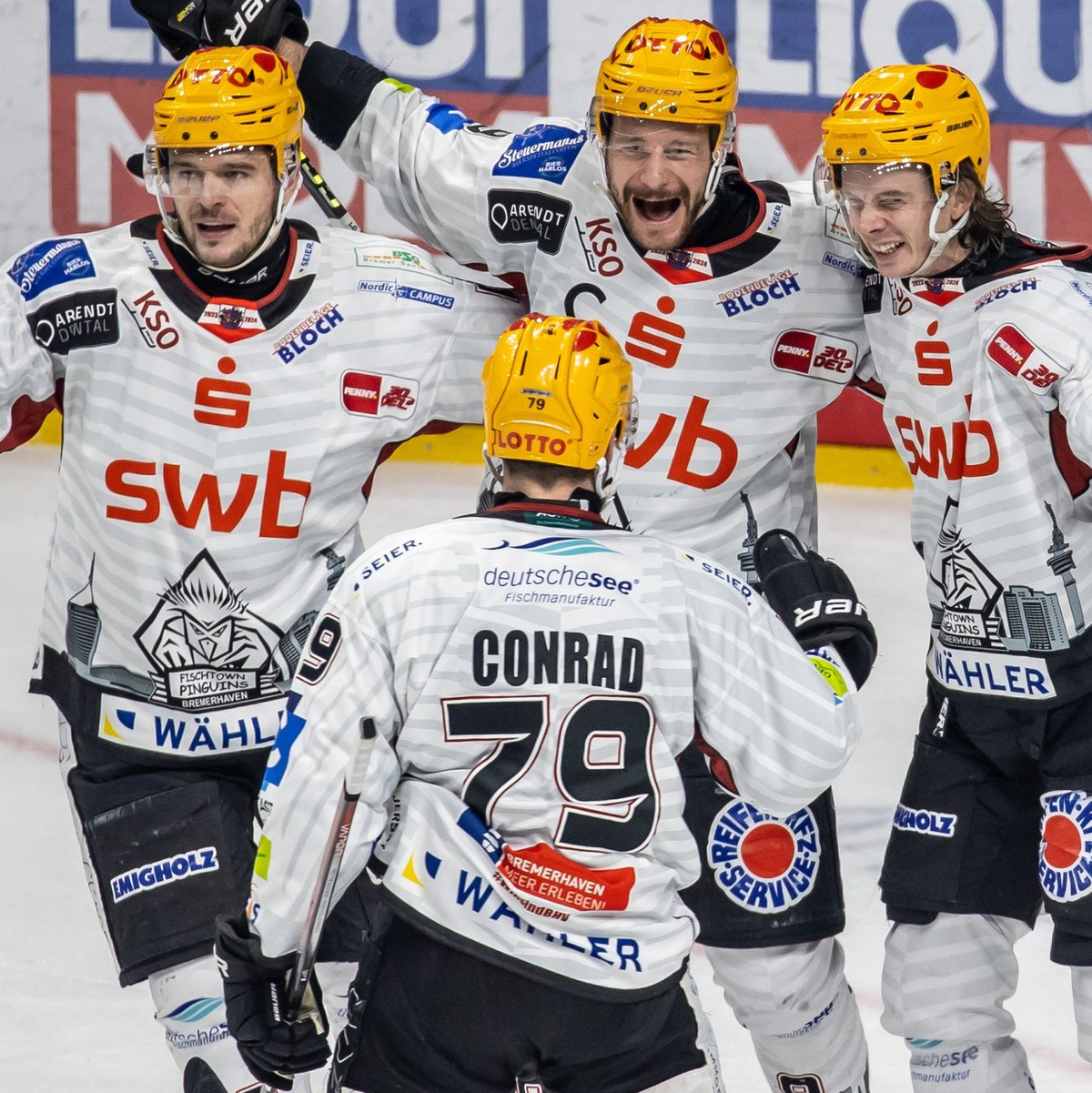 Die Fischtown Pinguins sind mit einem Sieg in die Halbfinal-Playoffs gestartet. - Foto: Andreas Gora/dpa/Archivbild