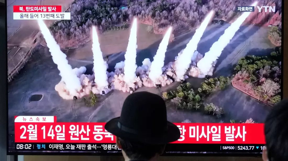 Nordkorea hat seit Anfang 2022 wieder mehrfach atomwaffenfähige Raketen und Marschflugkörper getestet. - Bild: Ahn Young-joon/AP/dpa
