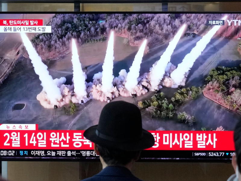 Nordkorea hat seit Anfang 2022 wieder mehrfach atomwaffenfähige Raketen und Marschflugkörper getestet. - Foto: Ahn Young-joon/AP/dpa