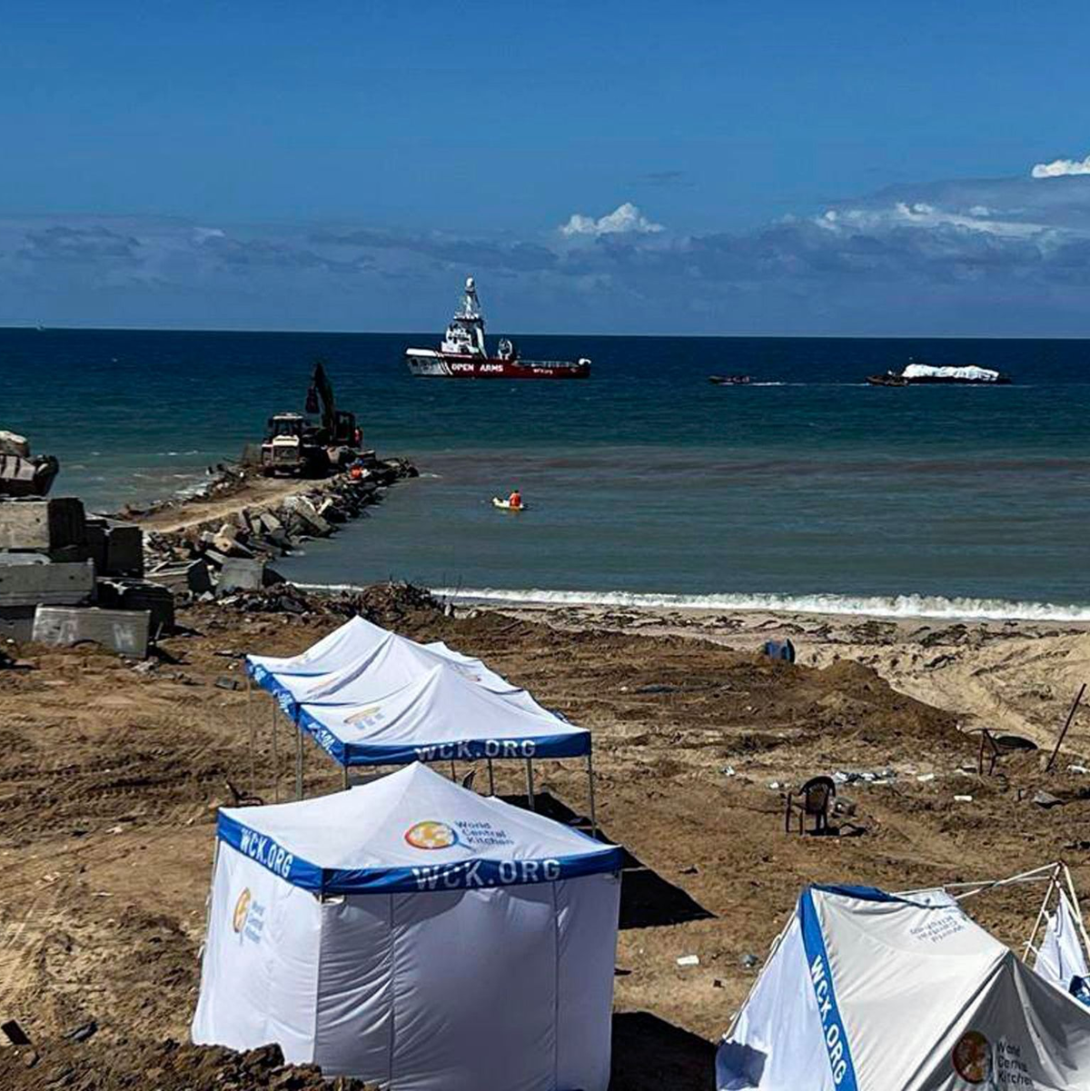 Zelte der Organisation World Central Kitchen im Gazastreifen. - Foto: Uncredited/Israeli Army/AP/dpa