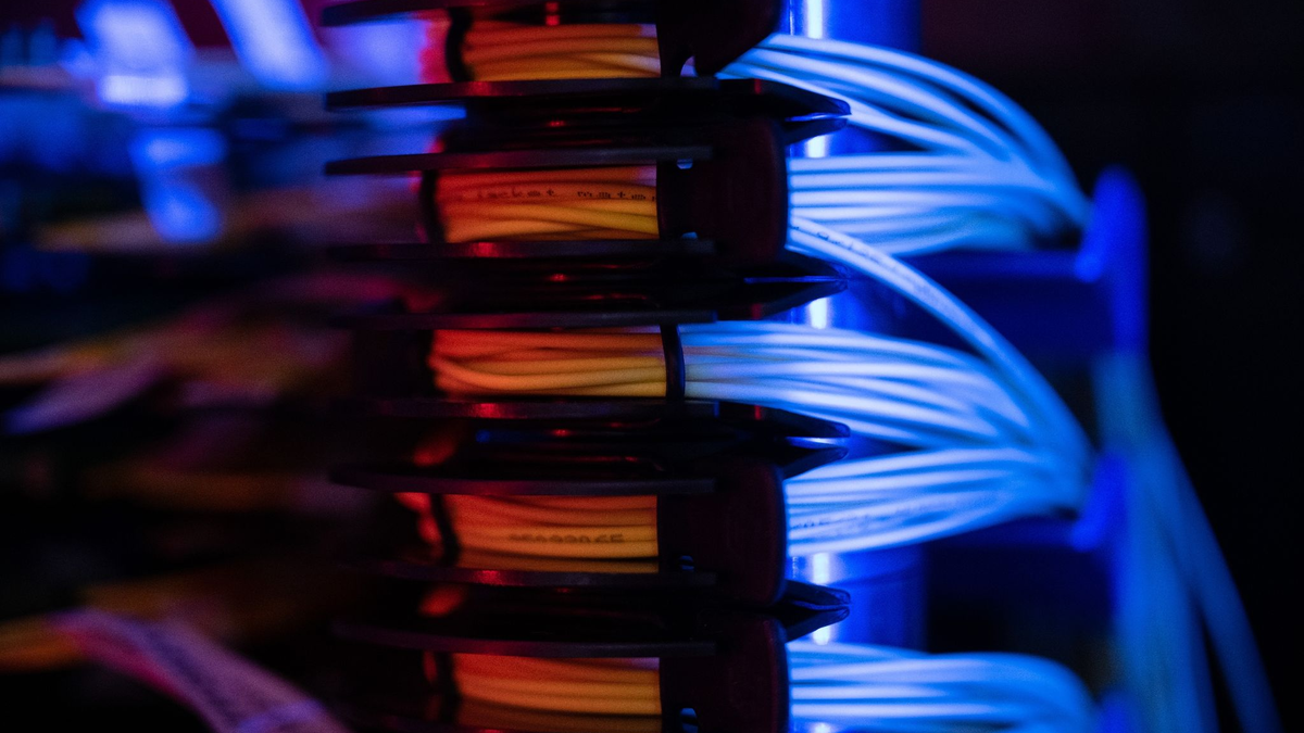 Der Datenbedarf im Digitalzeitalter steigt und steigt, daher werden Rechenzentren immer wichtiger. (Symbolbild) - Foto: Sebastian Gollnow/dpa