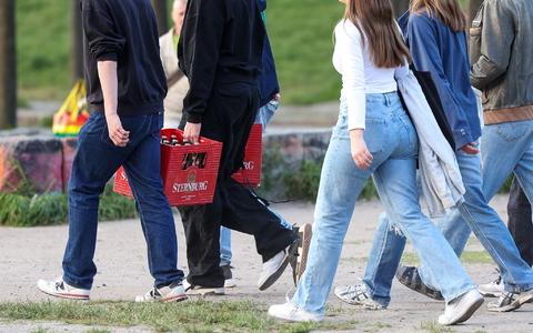 Beim Rauschtrinken, Komasaufen oder Binge-Drinking spielten oft soziale Motive und Gruppendruck eine Rolle. - Foto: Gerald Matzka/dpa