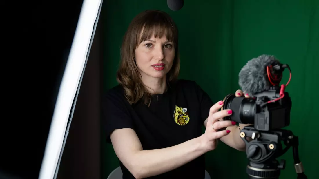 Tina Goldschmidt ist unter @schnappatmig auf Instagram und TikTok bekannt. - Bild: Hendrik Schmidt/dpa