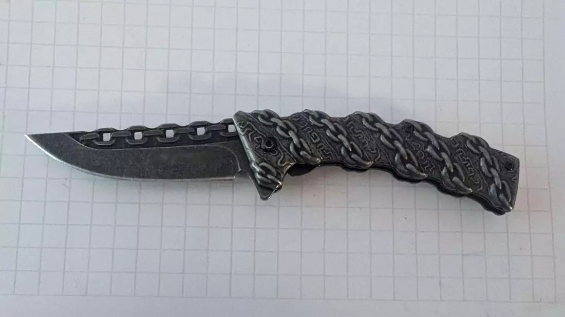 BPOL NRW: Bundespolizei stellt Messer in Gelsenkirchen sicher - Bild: presseportal.de