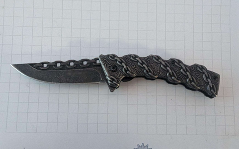 BPOL NRW: Bundespolizei stellt Messer in Gelsenkirchen sicher - Foto: presseportal.de
