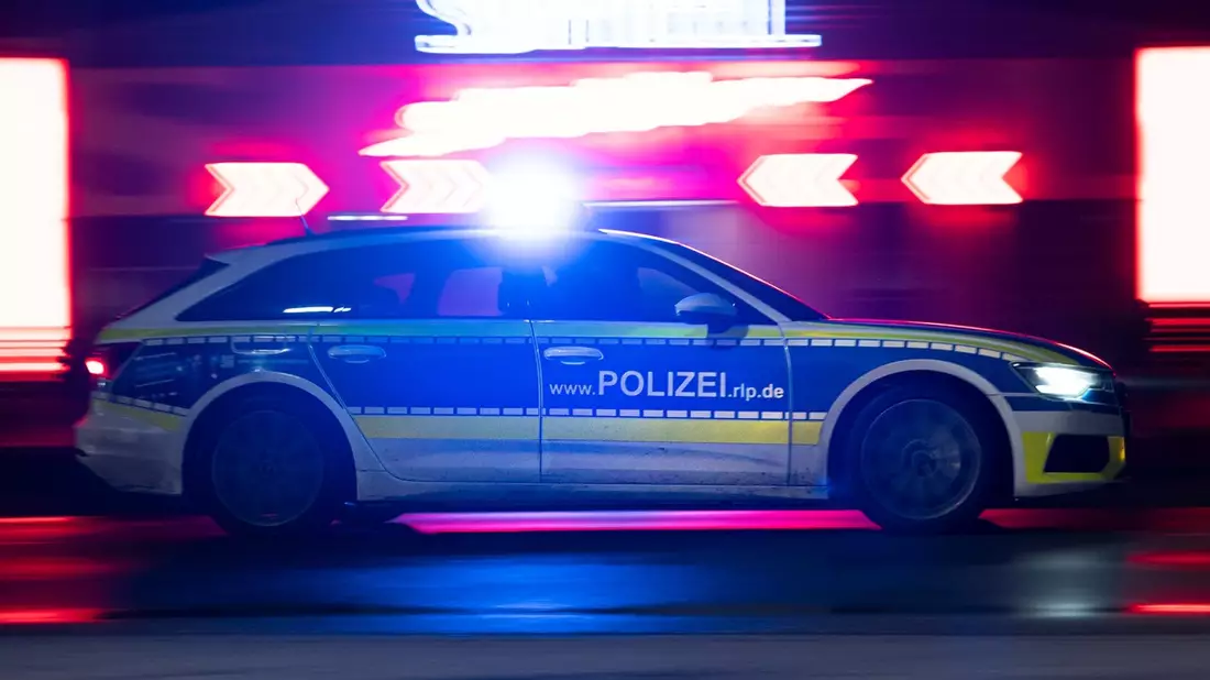 POL-PDTR: Halsbrecherische Flucht vor der Polizei auf einem frisierten Motorroller - Bild: presseportal.de