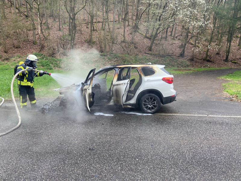 POL-PDTR: Pkw fängt Feuer - Foto: presseportal.de