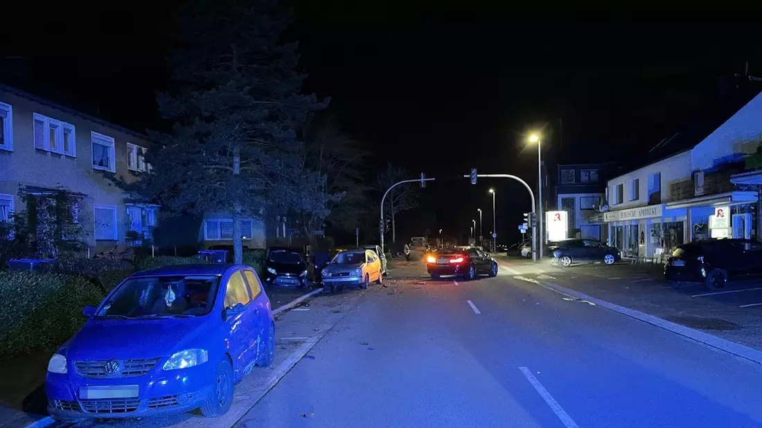 POL-RBK: Bergisch Gladbach - Verkehrsunfall unter Alkoholeinfluss - fünf Pkw beschädigt - Bild: presseportal.de