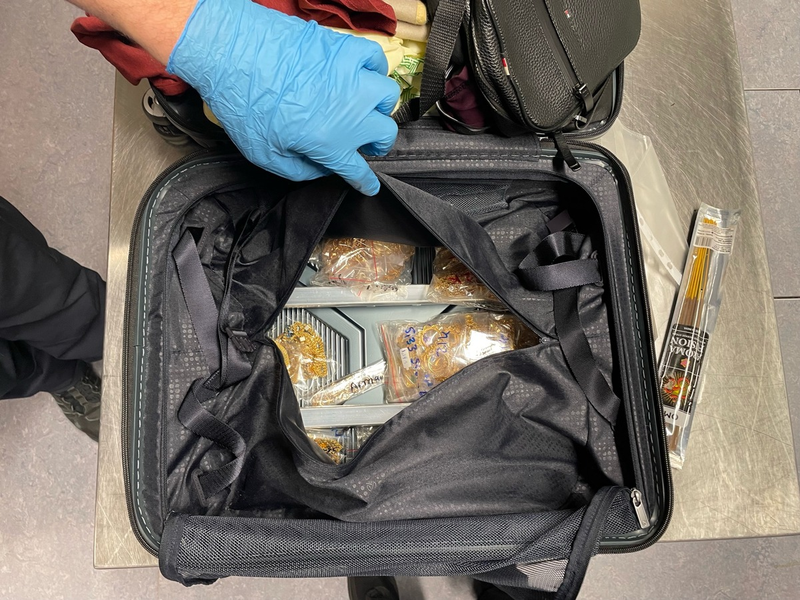 HZA-S: Goldschmuggel - Rekordmenge am Flughafen Stuttgart entdeckt - Foto: presseportal.de