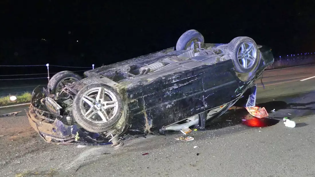 POL-GM: Mit Auto überschlagen - zwei Leichtverletzte - Bild: presseportal.de