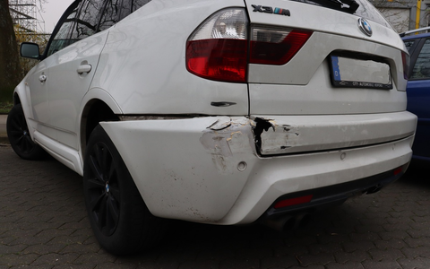 POL-HF: Unfälle an der Hansastraße- Zusammenstoß mit geparkten PKWs - Foto: presseportal.de