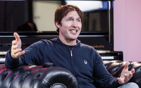 Der britische Singer-Songwriter James Blunt vor einem Konzert in Hamburg im Jahr 2020. - Foto: Markus Scholz/dpa Der britische Singer-Songwriter James Blunt vor einem Konzert in Hamburg im Jahr 2020. - Foto: Markus Scholz/dpa