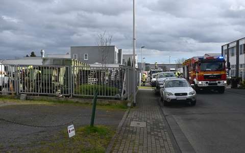 FW Pulheim: Brand einer Müllpresse löst Feuerwehreinsatz aus - Foto: presseportal.de
