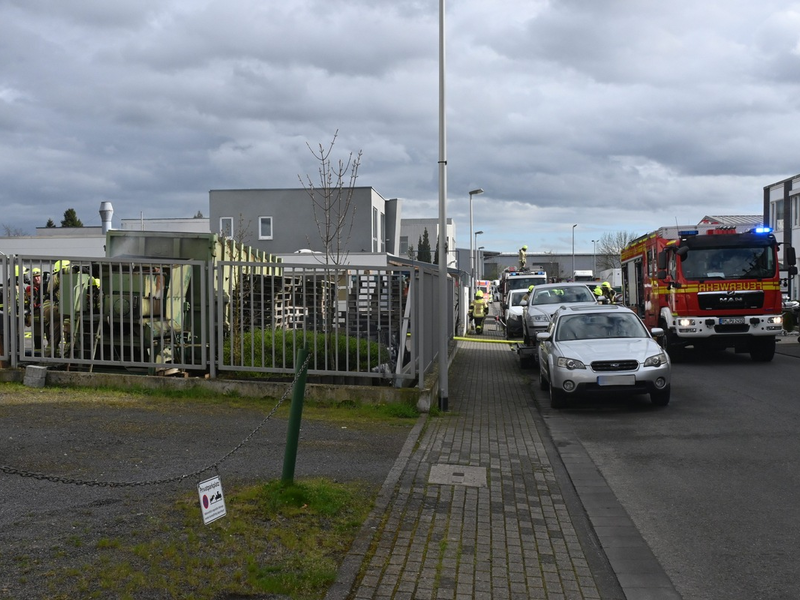 FW Pulheim: Brand einer Müllpresse löst Feuerwehreinsatz aus - Foto: presseportal.de