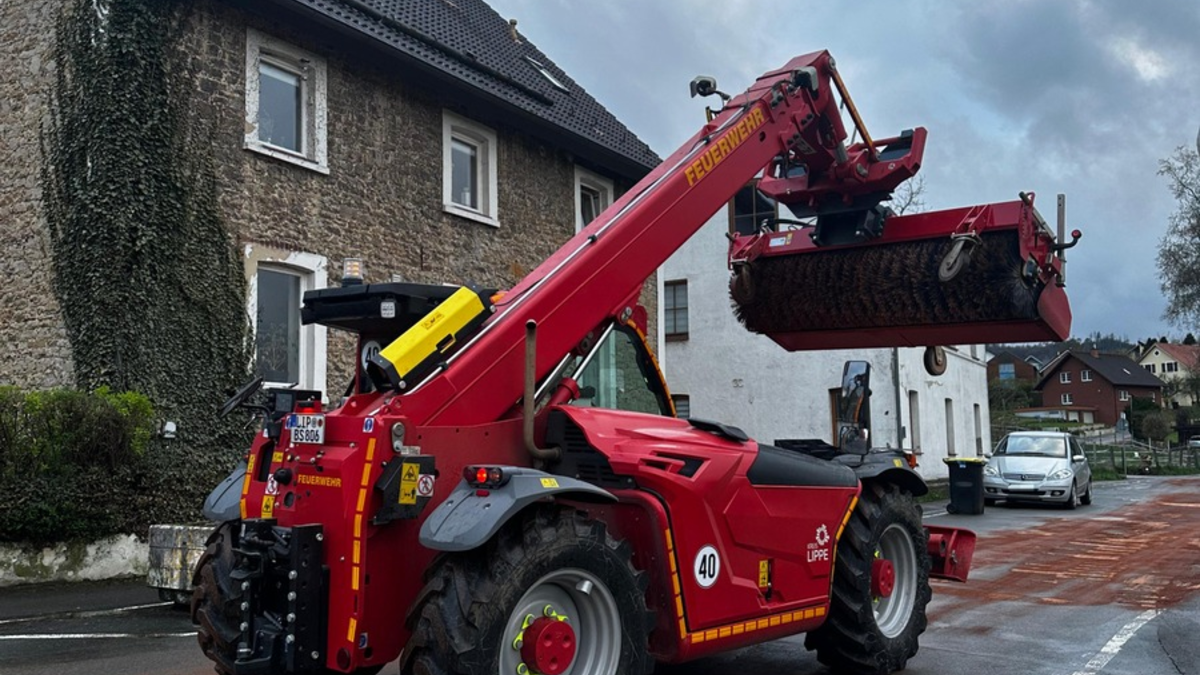 FW-DT: Ölspur in Heiligenkirchen erfordert Feuerwehreinsatz - Foto: presseportal.de