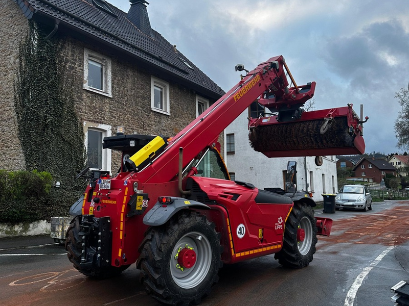 FW-DT: Ölspur in Heiligenkirchen erfordert Feuerwehreinsatz - Foto: presseportal.de