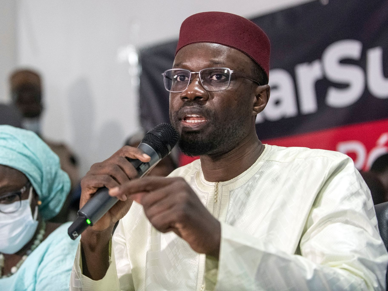 Gilt unter anderem als konservativer Muslim: Ousmane Sonko. - Foto: Sylvain Cherkaoui/AP/dpa