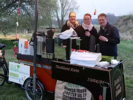 FW Celle: Neues Fahrzeug für die Feuerwehr Bostel - erster Einsatz für das Kaffeefahrrad! - Foto: presseportal.de