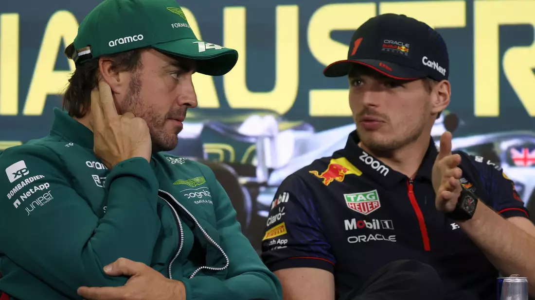 Um Fernando Alonso (l) und Max Verstappen gibt es Wechsel-Spekulationen. - Bild: Asanka Brendon Ratnayake/AP/dpa