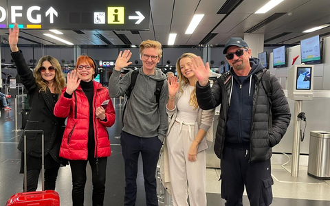 Familie Putz am Flughafen - Foto: XXXLutz KG über pressetext.de
