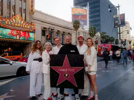 Familie Putz am Walk of Fame - Foto: XXXLutz KG über pressetext.de