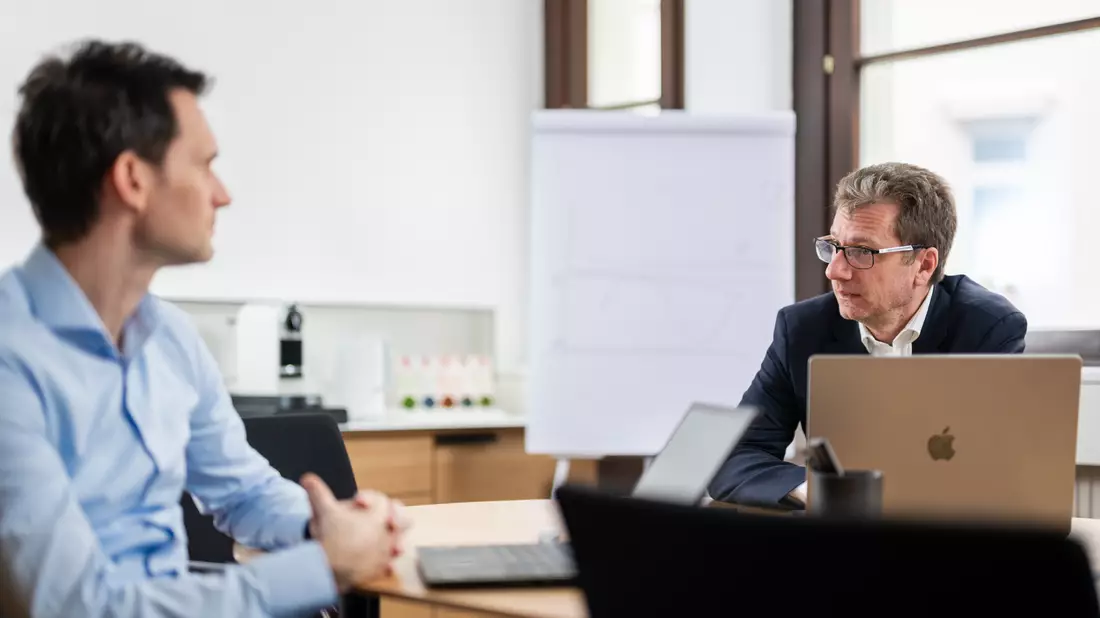 Martin Böck und Florian Mayer (links) - Bild: Artaker IT über pressetext.de