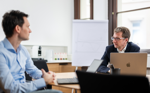 Martin Böck und Florian Mayer (links) - Foto: Artaker IT über pressetext.de