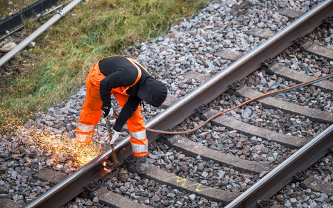 Das Bauprogramm der Bahn soll für mehr Pünktlichkeit sorgen. - Foto: Daniel Vogl/dpa