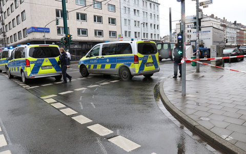 POL-D: Bilder zum heutigen Verkehrsunfall - 51-jährige E-Scooter-Fahrerin tödlich verletzt - Foto: presseportal.de