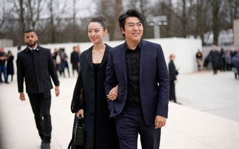 Gina Alice Redlinger und Lang Lang wechseln mit ihrem Sohn etwa alle zwei Monate den Kontinent. - Foto: Scott A Garfitt/Invision/dpa