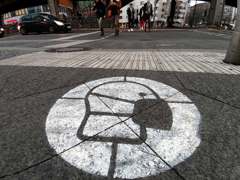 Corona-Hinweis (Archiv) - Foto: über dts Nachrichtenagentur